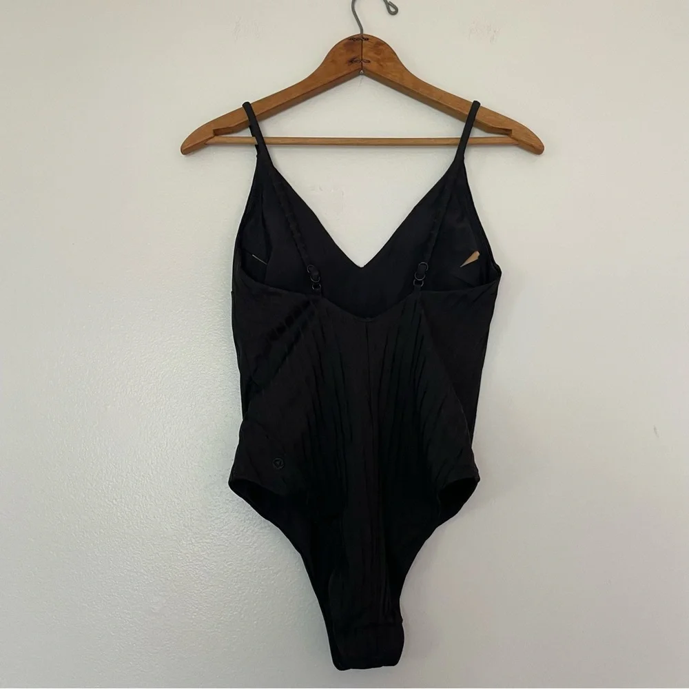 Lululemon Black Ribbed Vneck One Piece Bathing Suit - Picture 2 of 4